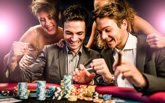 kisses by the luck at poker